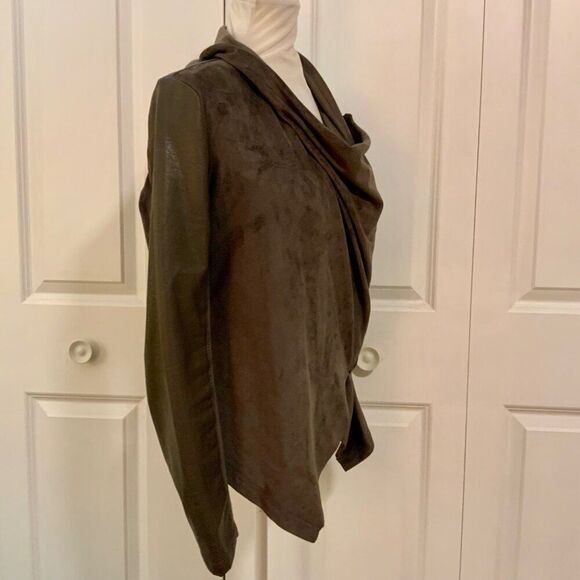 Blank NYC Grey Faux Leather Asymmetrical Zipper Cropped Jacket Medium - Picture 10 of 14